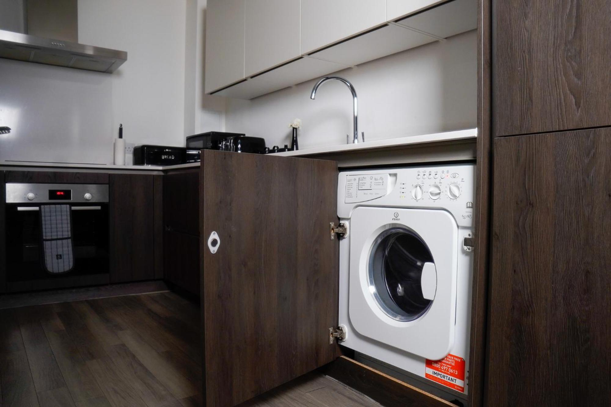 Manchester City Centre Apt With Balcony & Free Parking - Including Free 1-Hour Early Check-In For Bookings In June, Justeat Voucher For 2-Night Stays Minimum! Exterior foto
